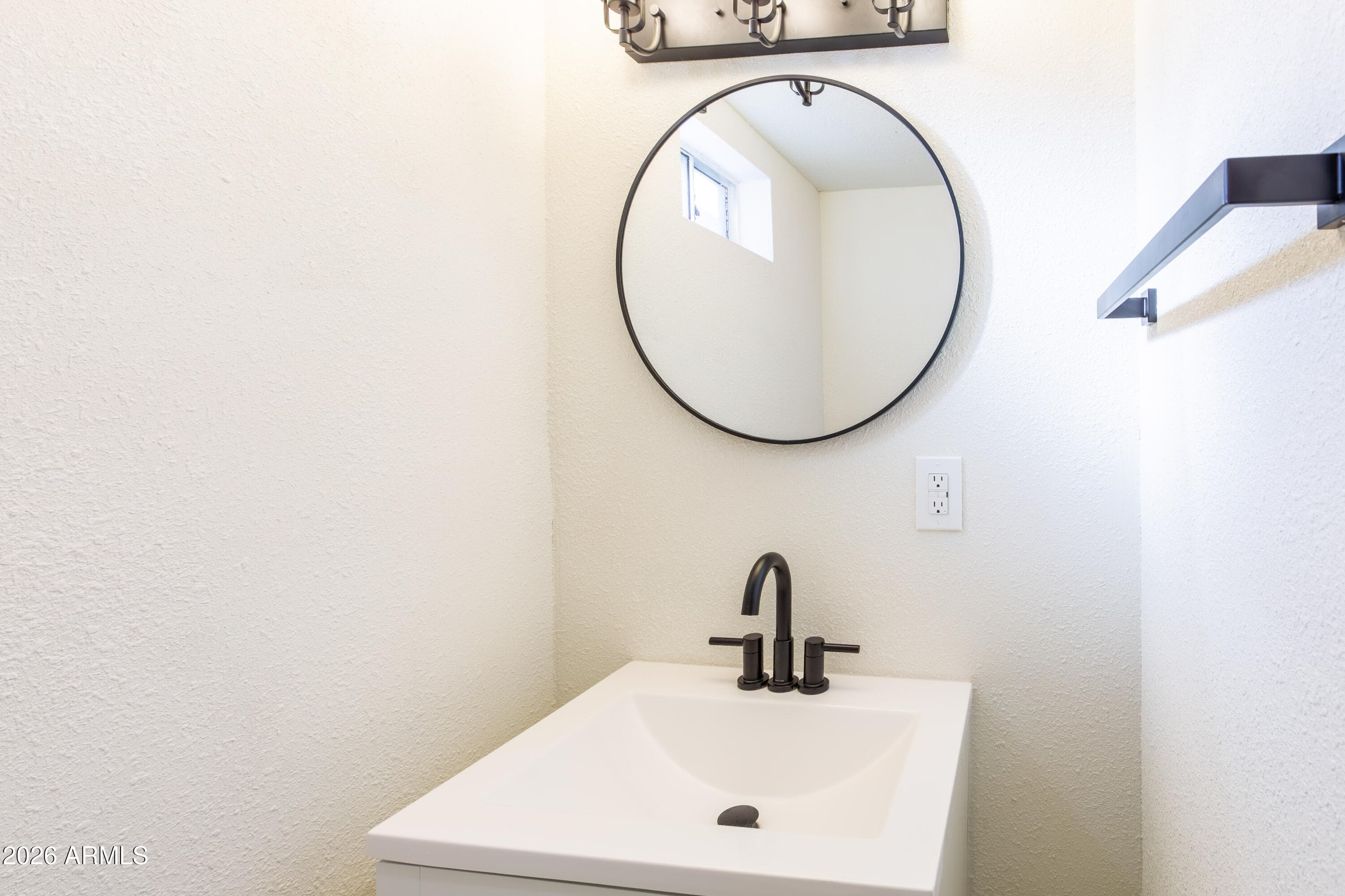 648 E PRICKLY PEAR Drive, Globe, AZ 85501 — photo 24 of 35