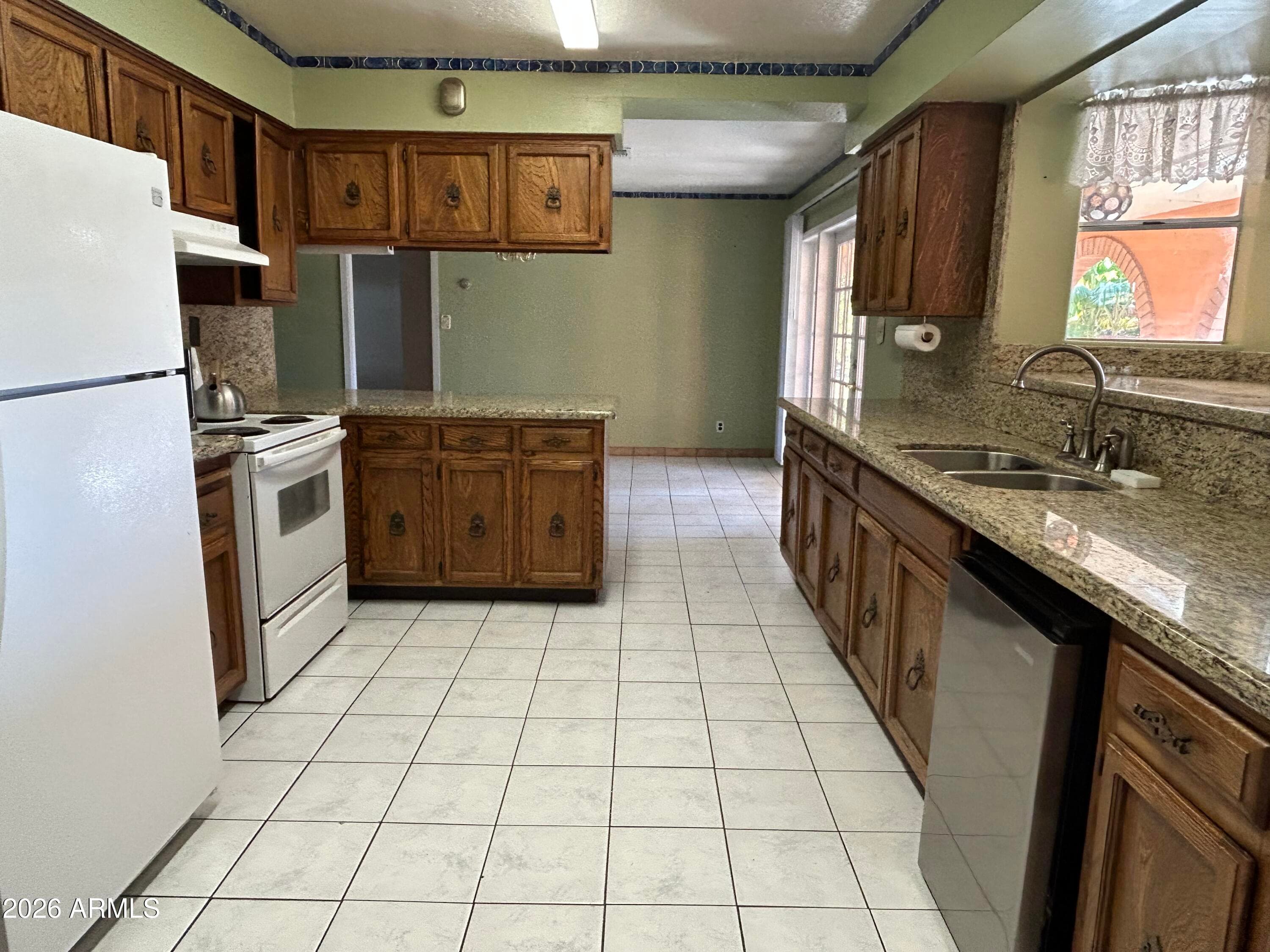 10517 W CATALINA Drive, Avondale, AZ 85392 — photo 18 of 62