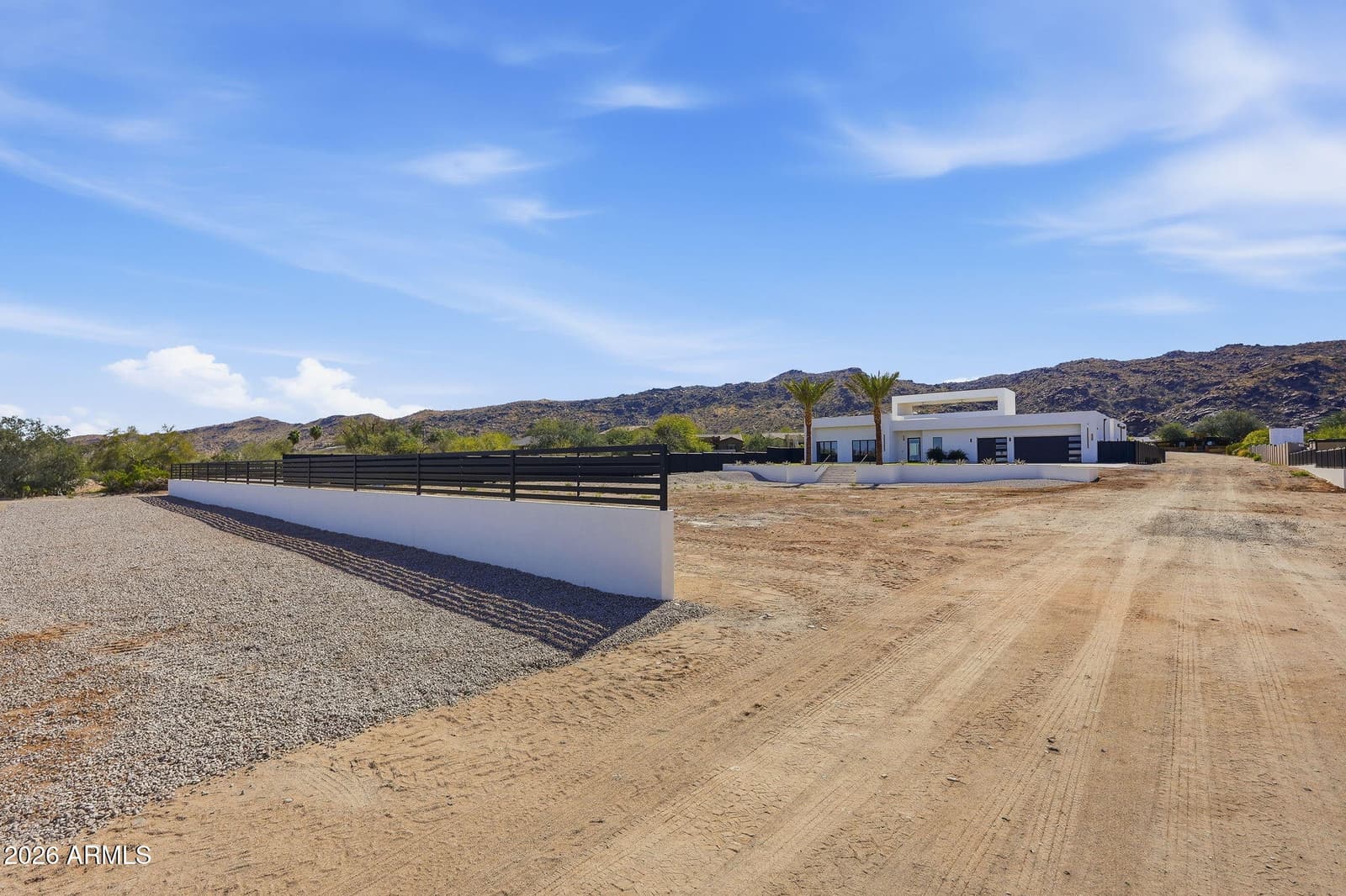 2309 E SOUTH MOUNTAIN Avenue, Phoenix, AZ 85042 — photo 10 of 118