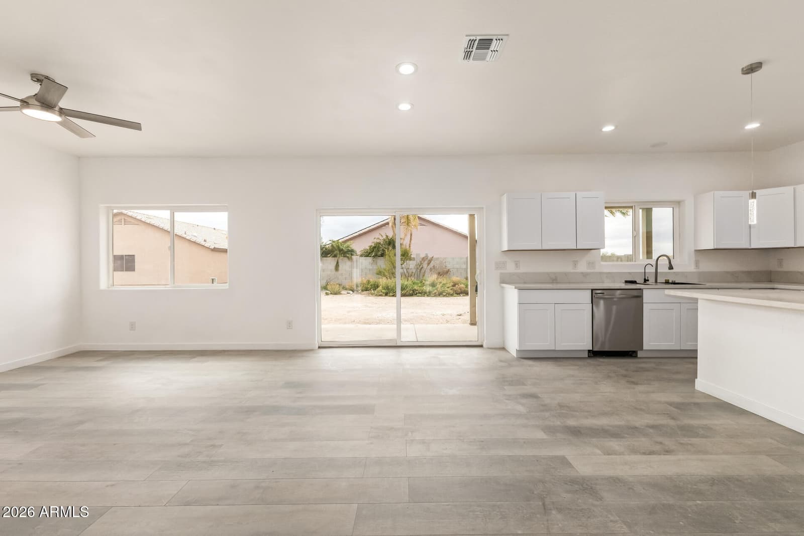 15532 S PATAGONIA Road, Arizona City, AZ 85123 — photo 6 of 27