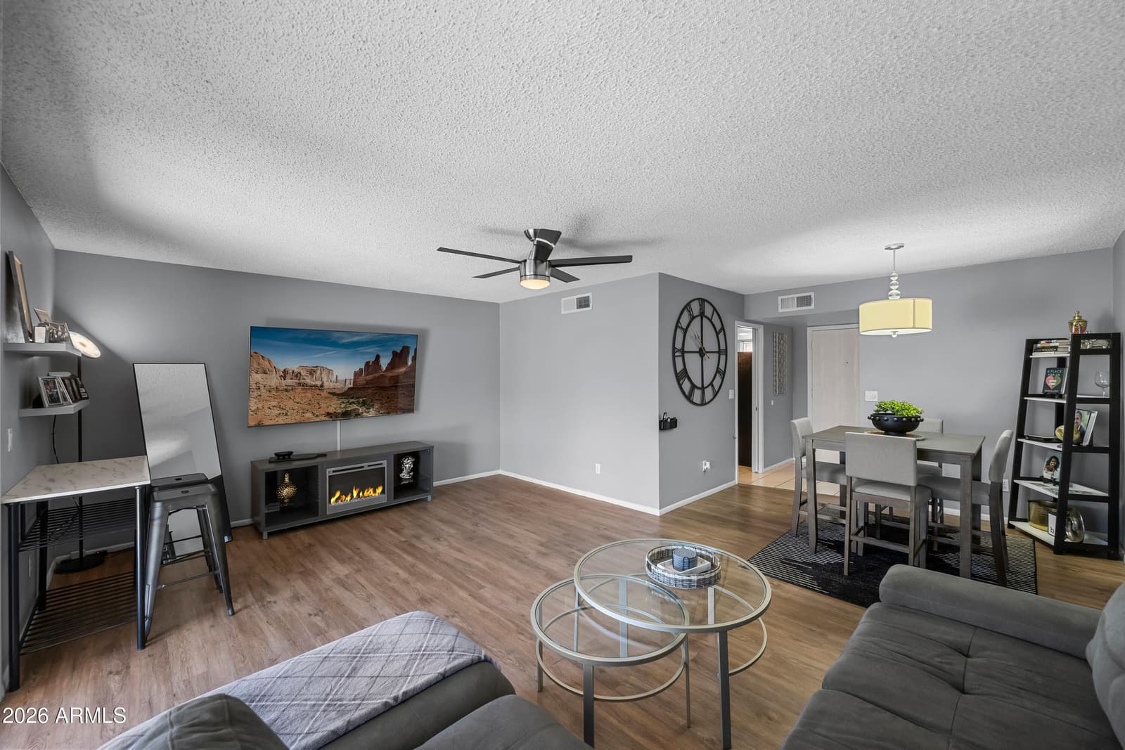 2355 W VOLTAIRE Avenue, Phoenix, AZ 85029 — photo 5 of 23