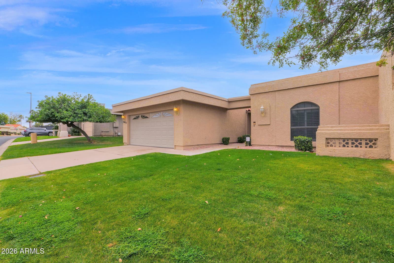 10417 E CINNABAR Avenue, Scottsdale, AZ 85258 — photo 3 of 38