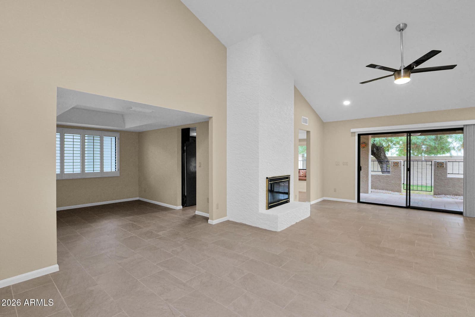 10417 E CINNABAR Avenue, Scottsdale, AZ 85258 — photo 5 of 38