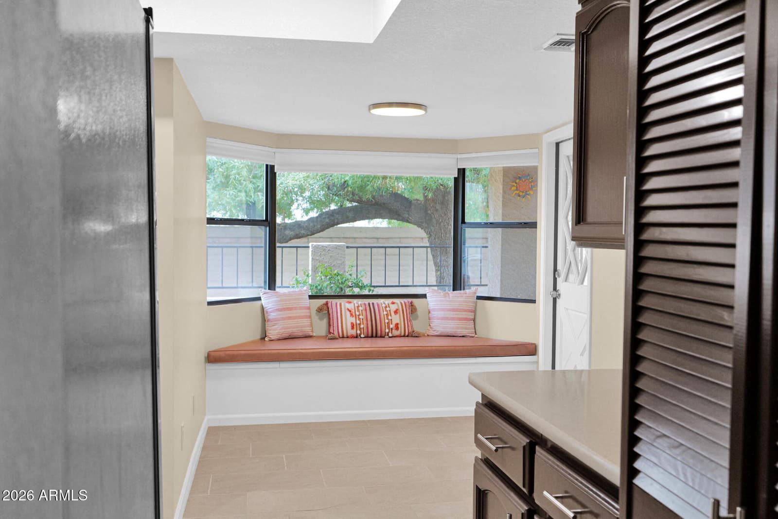 10417 E CINNABAR Avenue, Scottsdale, AZ 85258 — photo 13 of 38