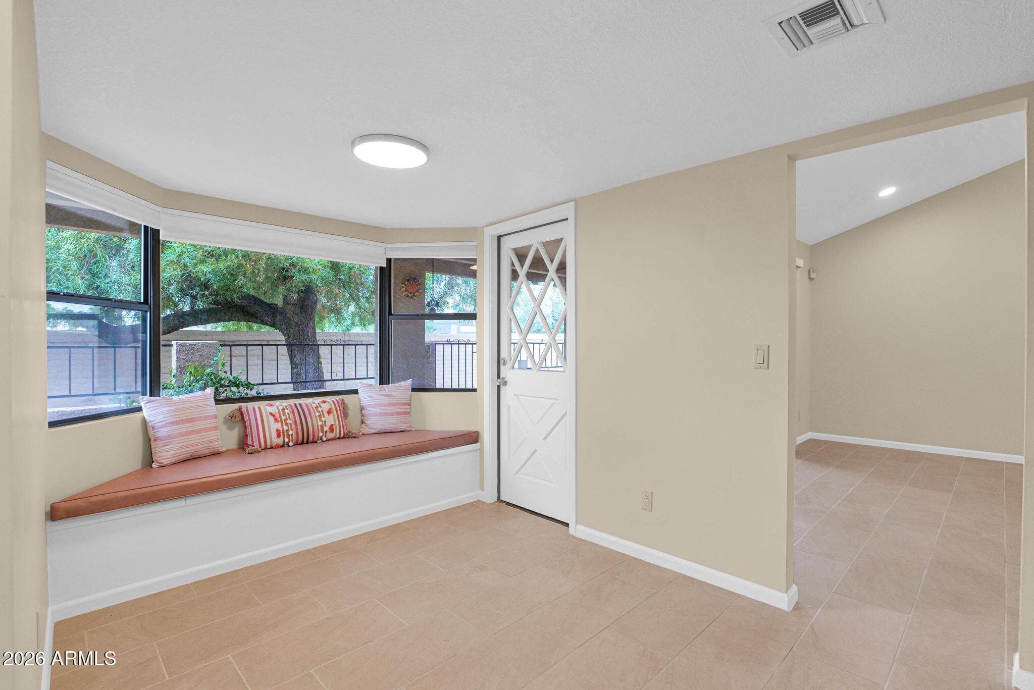 10417 E CINNABAR Avenue, Scottsdale, AZ 85258 — photo 18 of 38