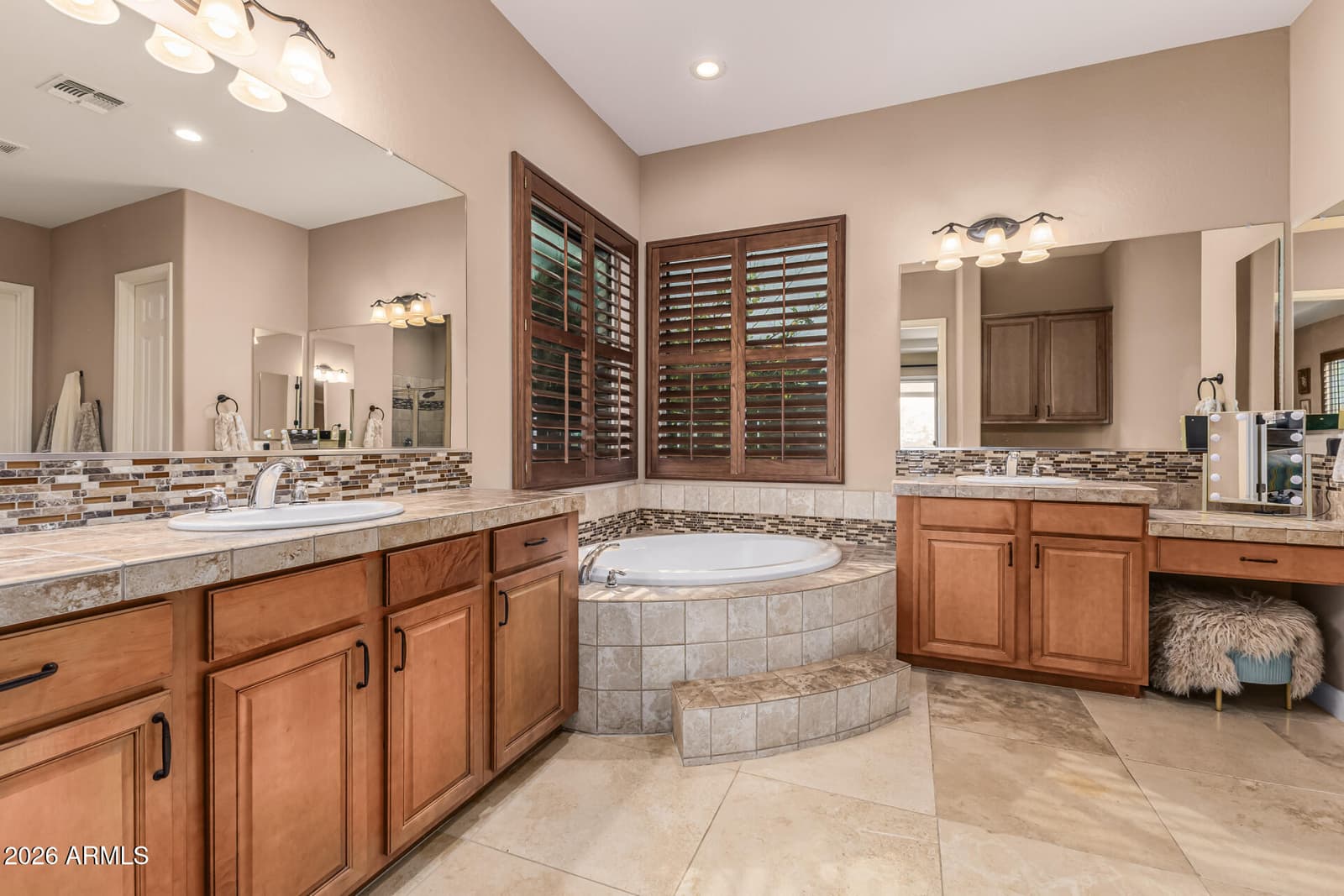3139 E HARWELL Road, Phoenix, AZ 85042 — photo 19 of 45