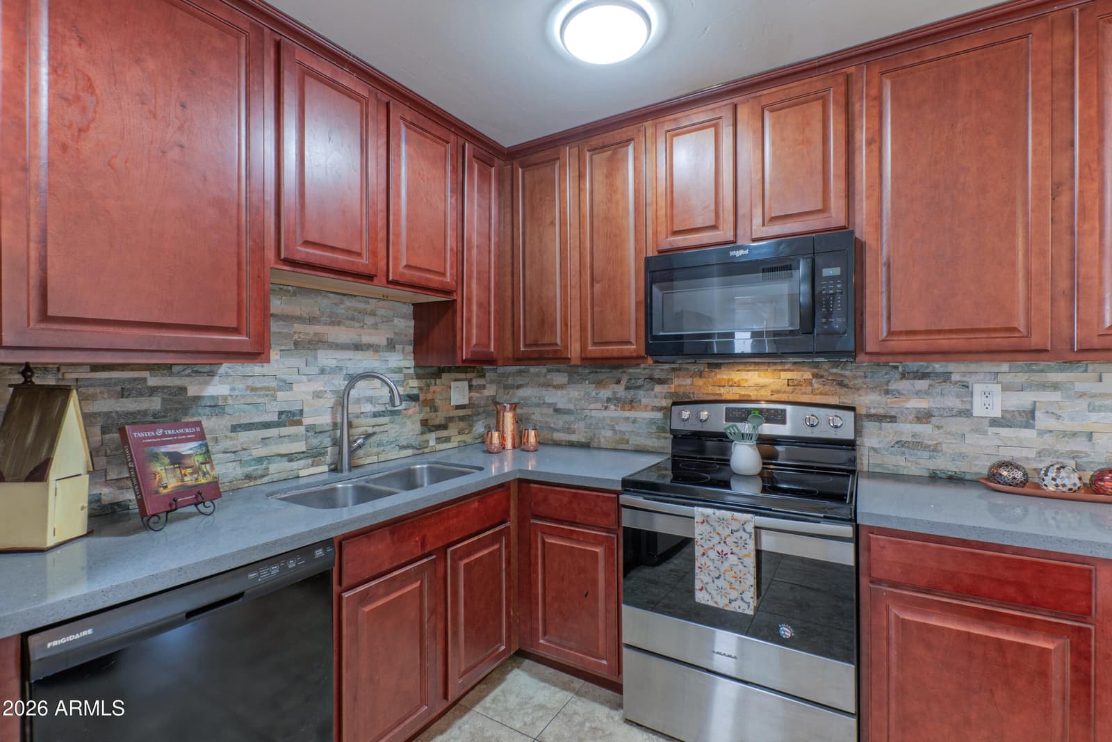 1611 E El Parque Drive, Tempe, AZ 85282 — photo 9 of 25