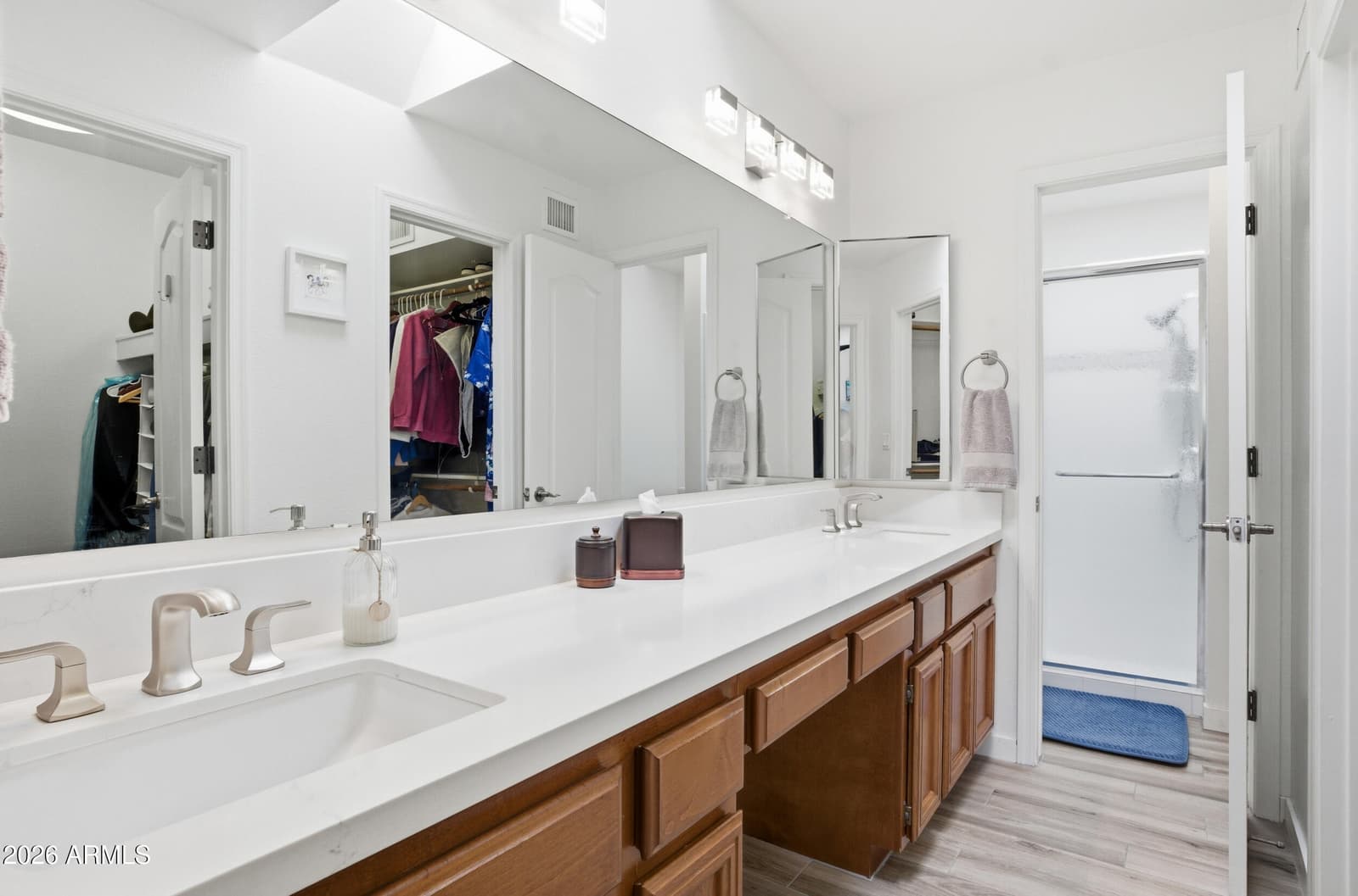 1015 E BECKER Lane, Phoenix, AZ 85020 — photo 15 of 32