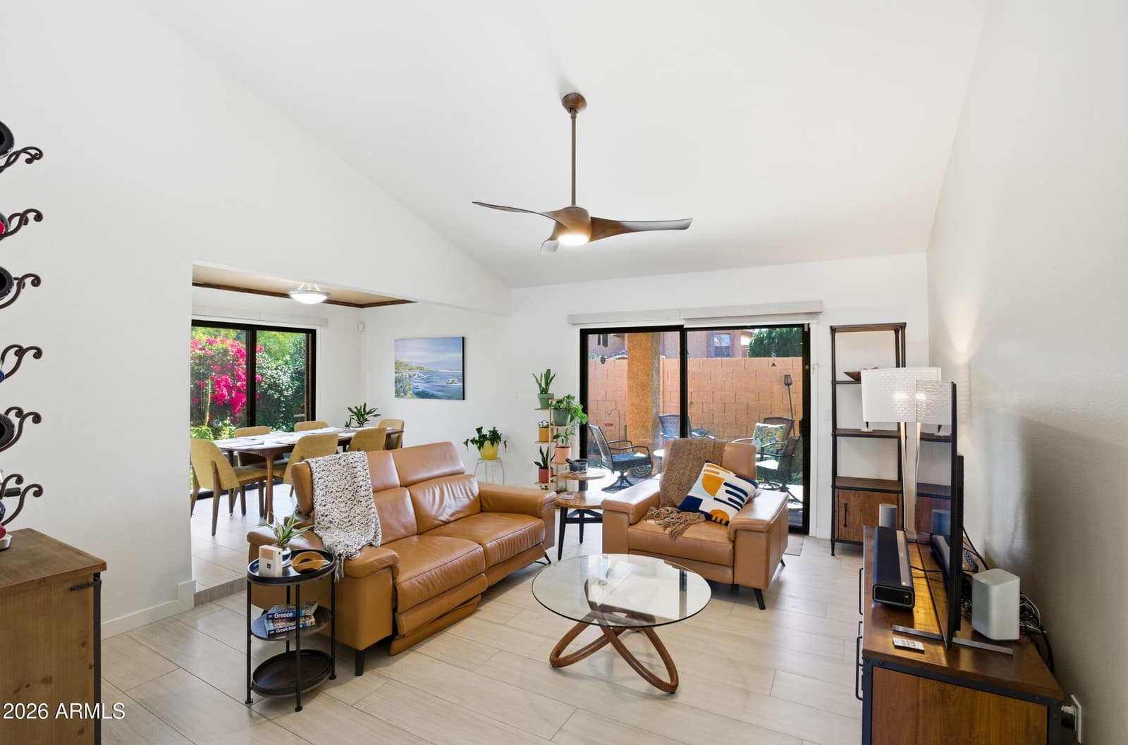 1015 E BECKER Lane, Phoenix, AZ 85020 — photo 4 of 32
