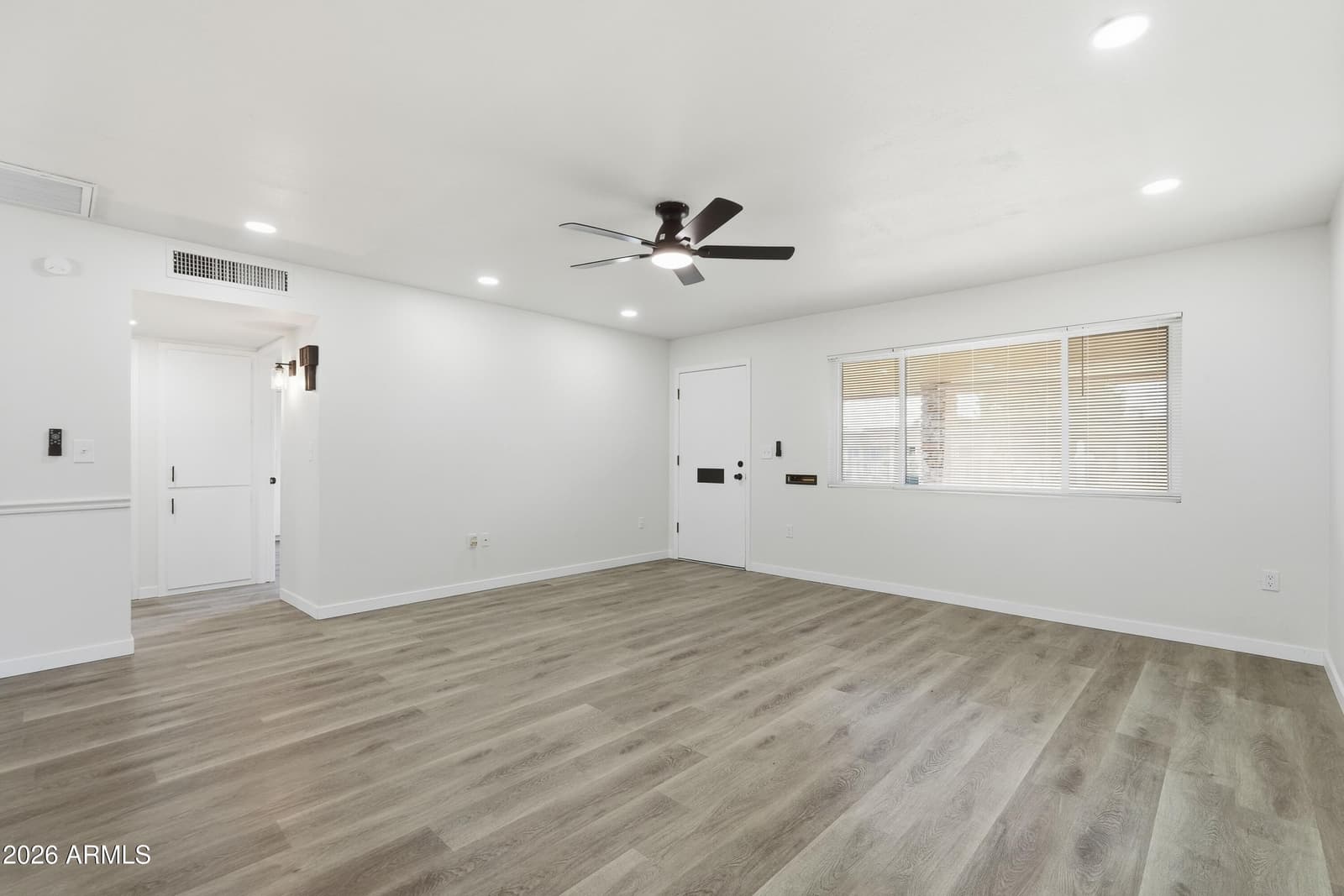 10528 W SARATOGA Circle, Sun City, AZ 85351 — photo 5 of 30