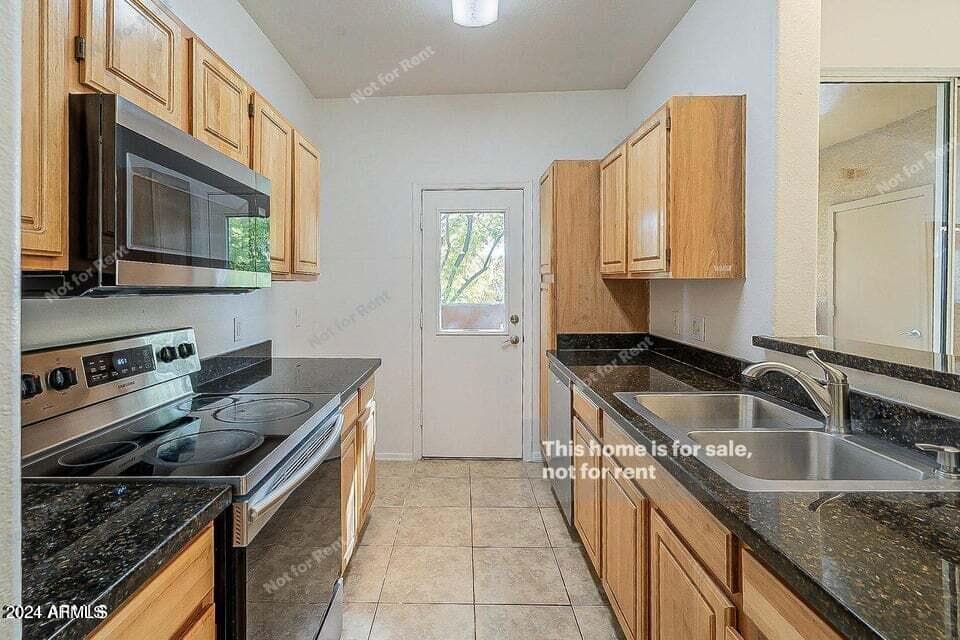 2929 W YORKSHIRE Drive 2026, Phoenix, AZ 85027 — photo 3 of 27