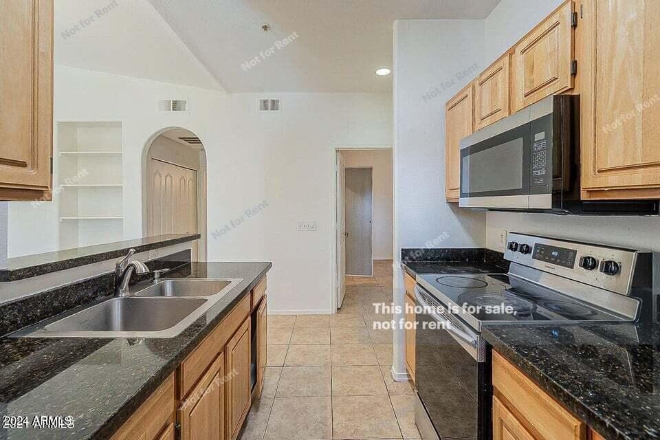 2929 W YORKSHIRE Drive 2026, Phoenix, AZ 85027 — photo 5 of 27