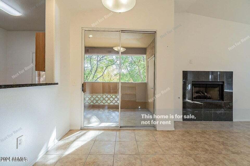 2929 W YORKSHIRE Drive 2026, Phoenix, AZ 85027 — photo 6 of 27