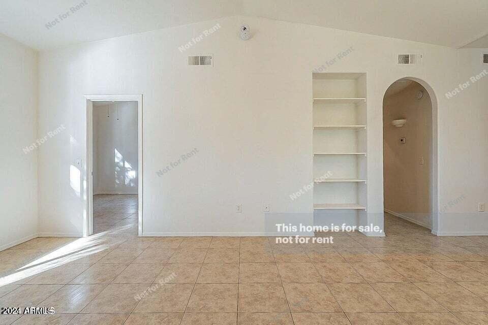 2929 W YORKSHIRE Drive 2026, Phoenix, AZ 85027 — photo 10 of 27