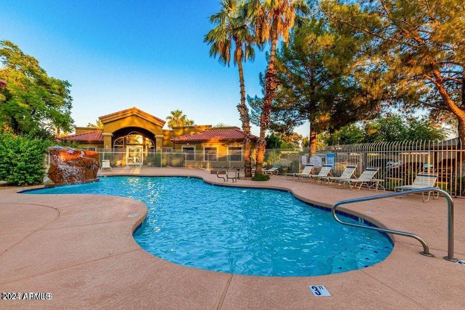 2929 W YORKSHIRE Drive 2026, Phoenix, AZ 85027 — photo 22 of 27