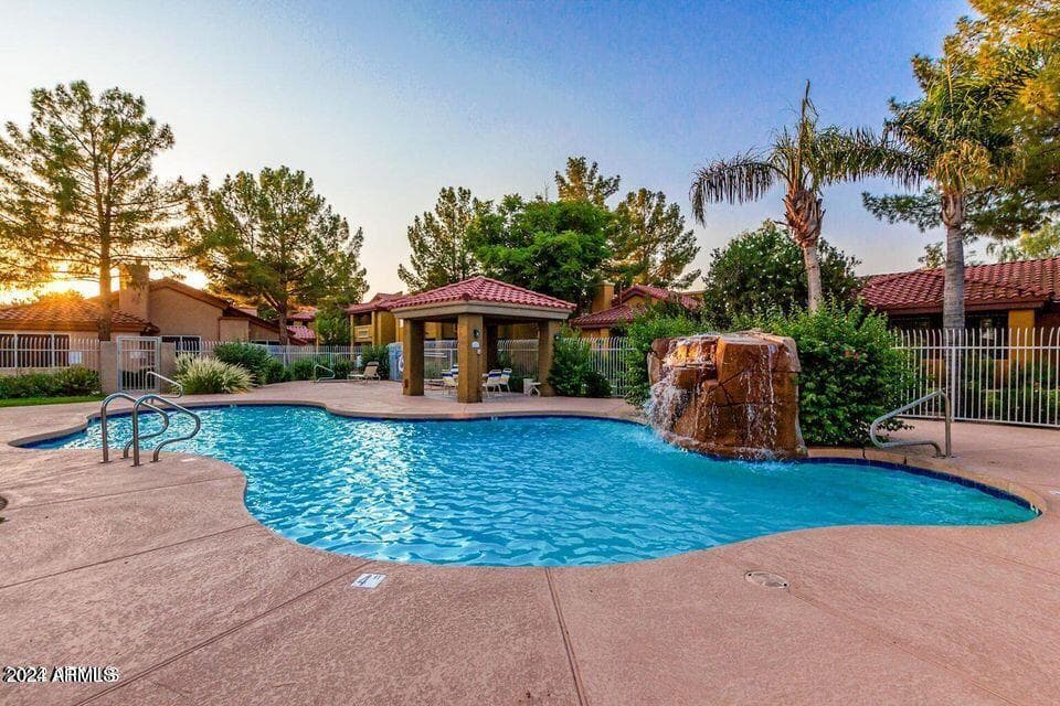 2929 W YORKSHIRE Drive 2026, Phoenix, AZ 85027 — photo 24 of 27
