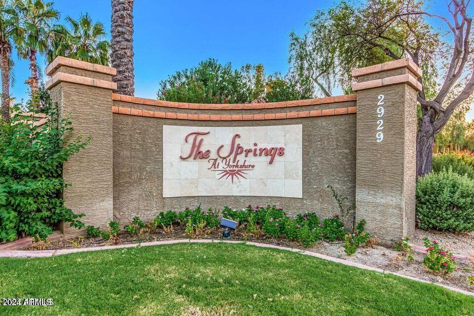 2929 W YORKSHIRE Drive 2026, Phoenix, AZ 85027 — photo 26 of 27