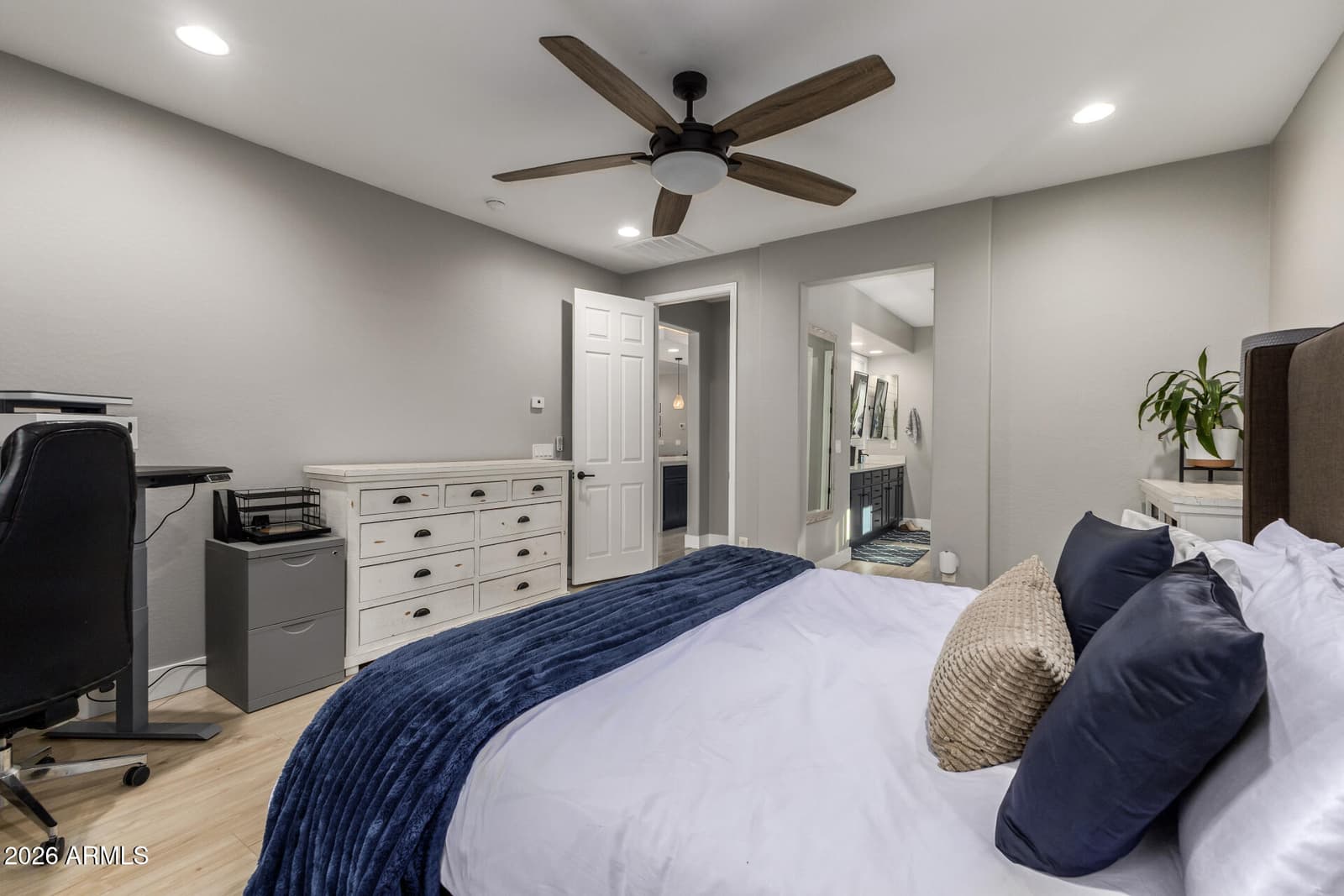7057 W BAJADA Road, Peoria, AZ 85383 — photo 12 of 35