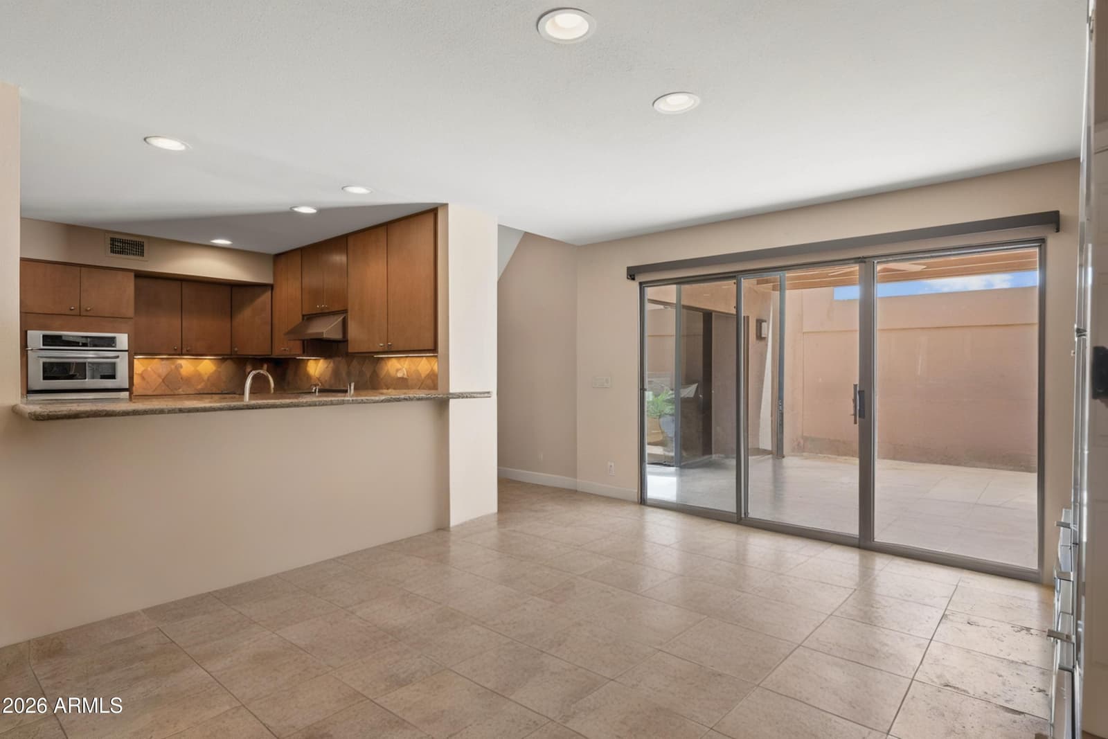 3033 E CLAREMONT Avenue, Phoenix, AZ 85016 — photo 7 of 26
