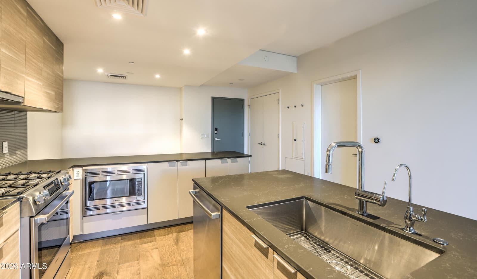 2300 E CAMPBELL Avenue 121, Phoenix, AZ 85016 — photo 5 of 32