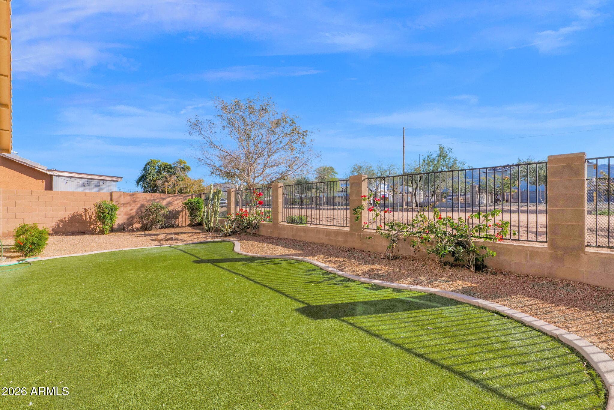 907 E GARY Lane, Phoenix, AZ 85042 — photo 1 of 25