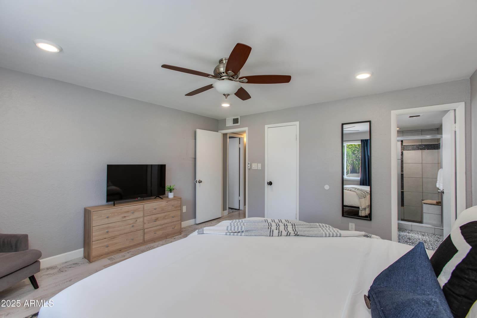 4201 E CAMELBACK Road 41, Phoenix, AZ 85018 — photo 9 of 21