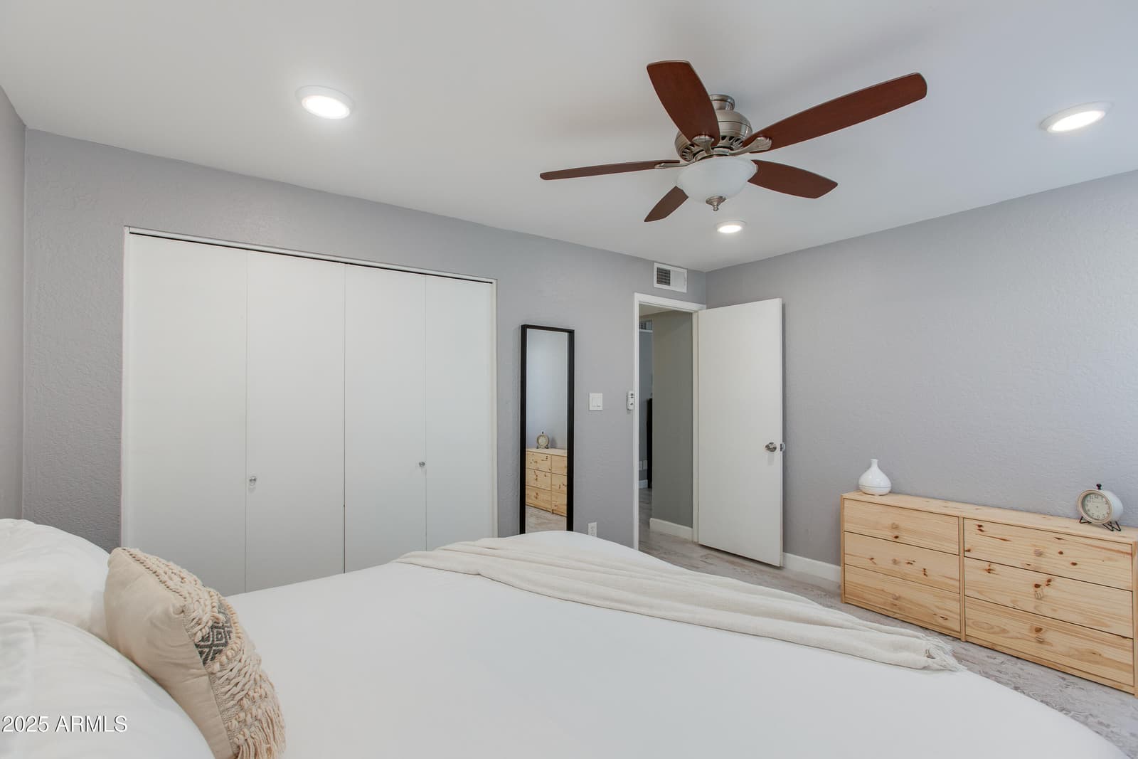 4201 E CAMELBACK Road 41, Phoenix, AZ 85018 — photo 12 of 21