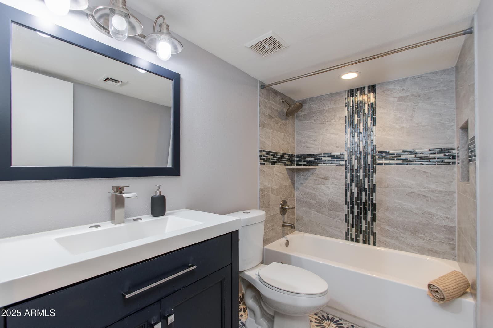4201 E CAMELBACK Road 41, Phoenix, AZ 85018 — photo 13 of 21