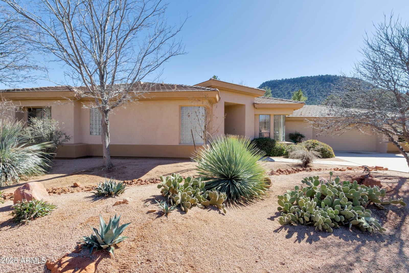 840 CROWN RIDGE Road, Sedona, AZ 86351 — photo 1 of 36