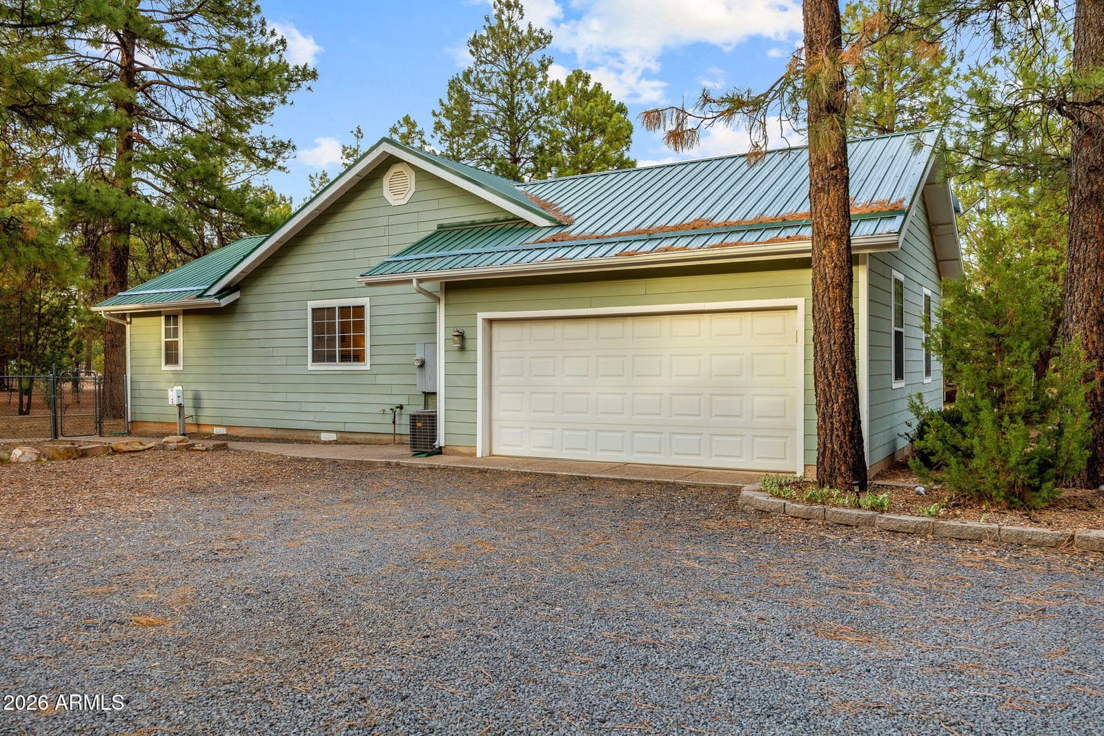 2236 Cross Country Road, Overgaard, AZ 85933 — photo 41 of 59