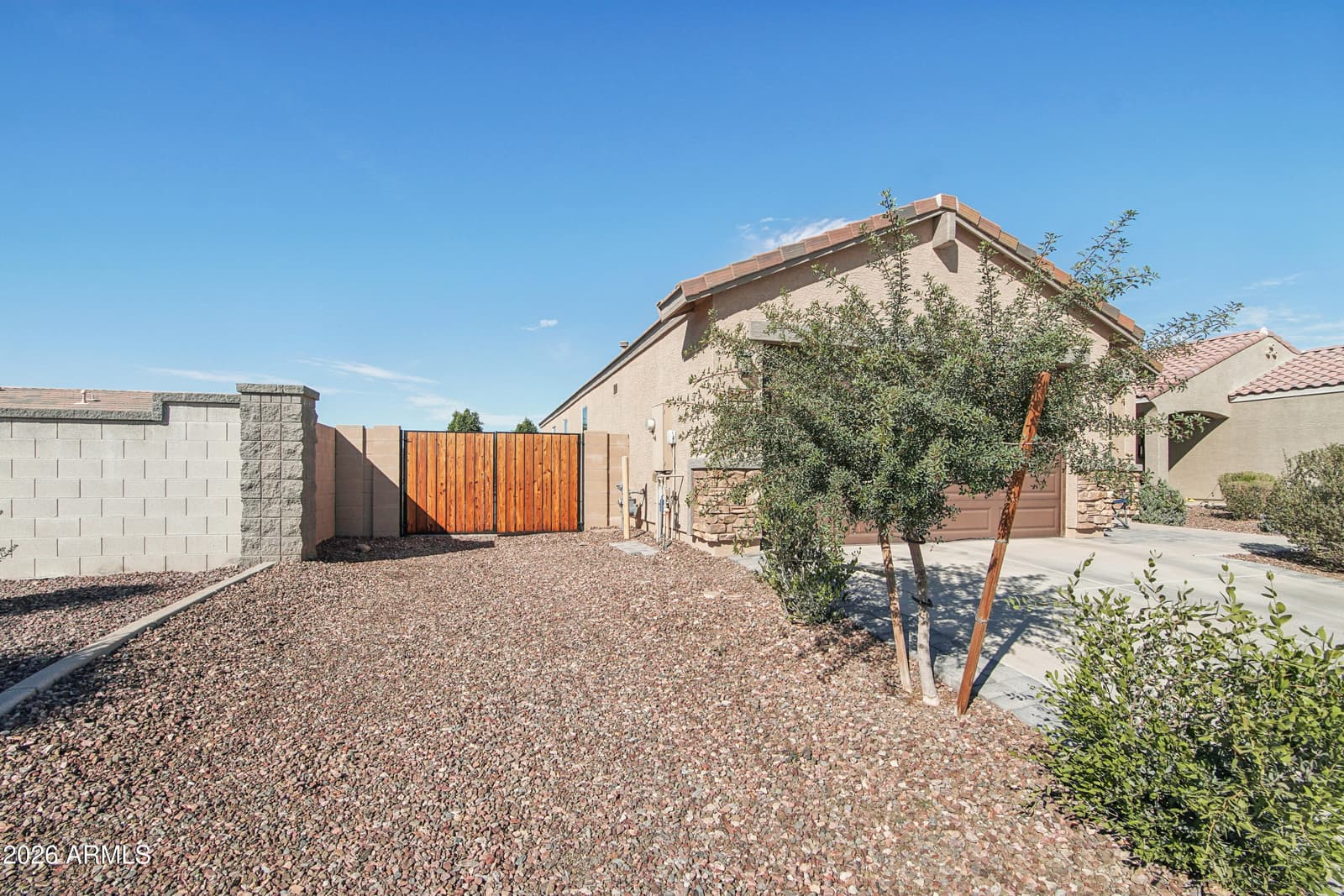 36934 N SIDEWINDER Drive, San Tan Valley, AZ 85140 — photo 3 of 39