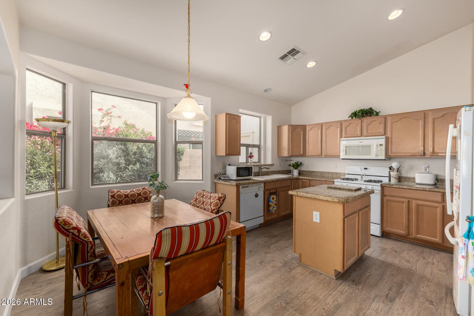 18186 W CONTINENTAL Parkway, Surprise, AZ 85374 — photo 4 of 28