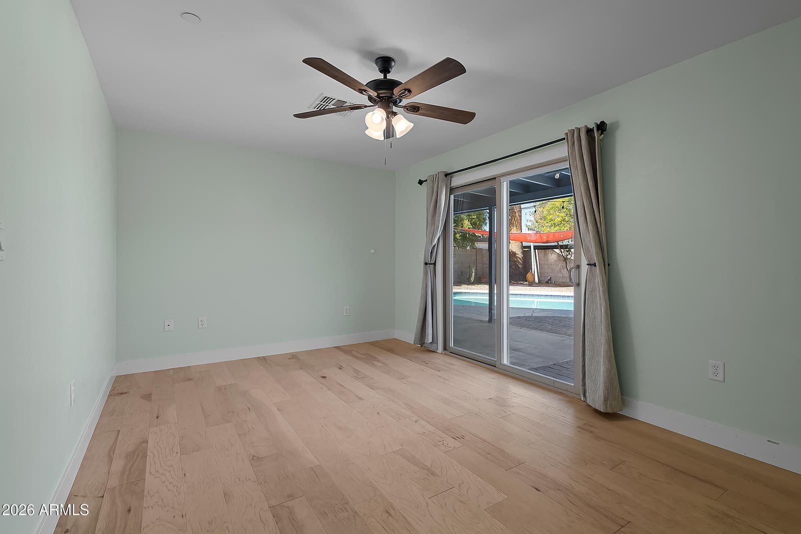 6826 E EDGEMONT Avenue, Scottsdale, AZ 85257 — photo 10 of 31