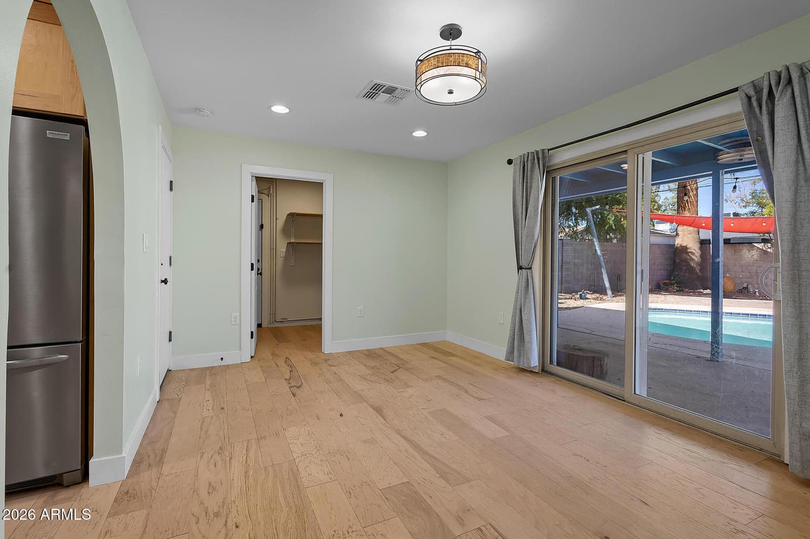 6826 E EDGEMONT Avenue, Scottsdale, AZ 85257 — photo 8 of 31