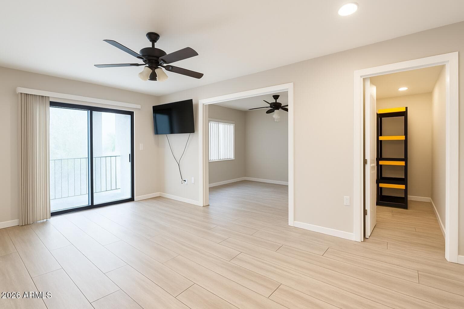 3033 E DEVONSHIRE Avenue 1009, Phoenix, AZ 85016 — photo 5 of 13