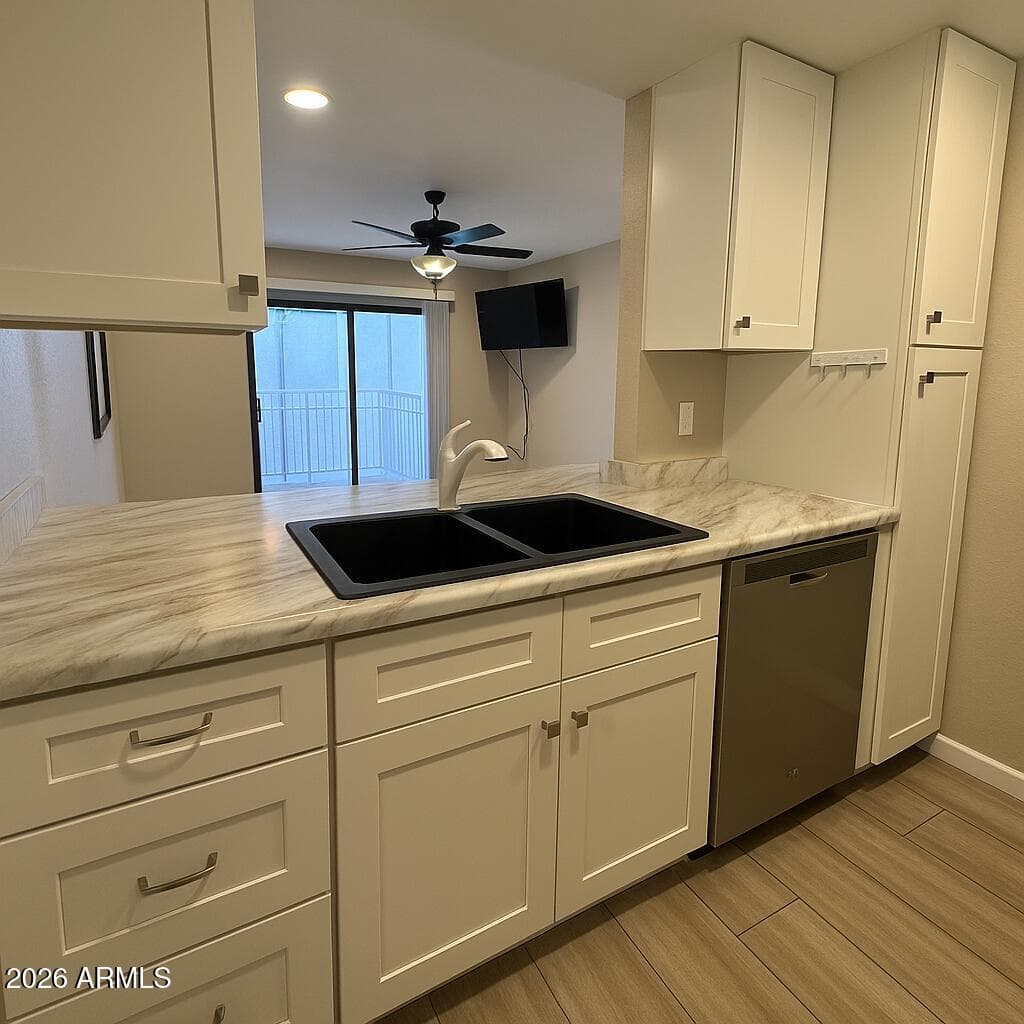 3033 E DEVONSHIRE Avenue 1009, Phoenix, AZ 85016 — photo 13 of 13