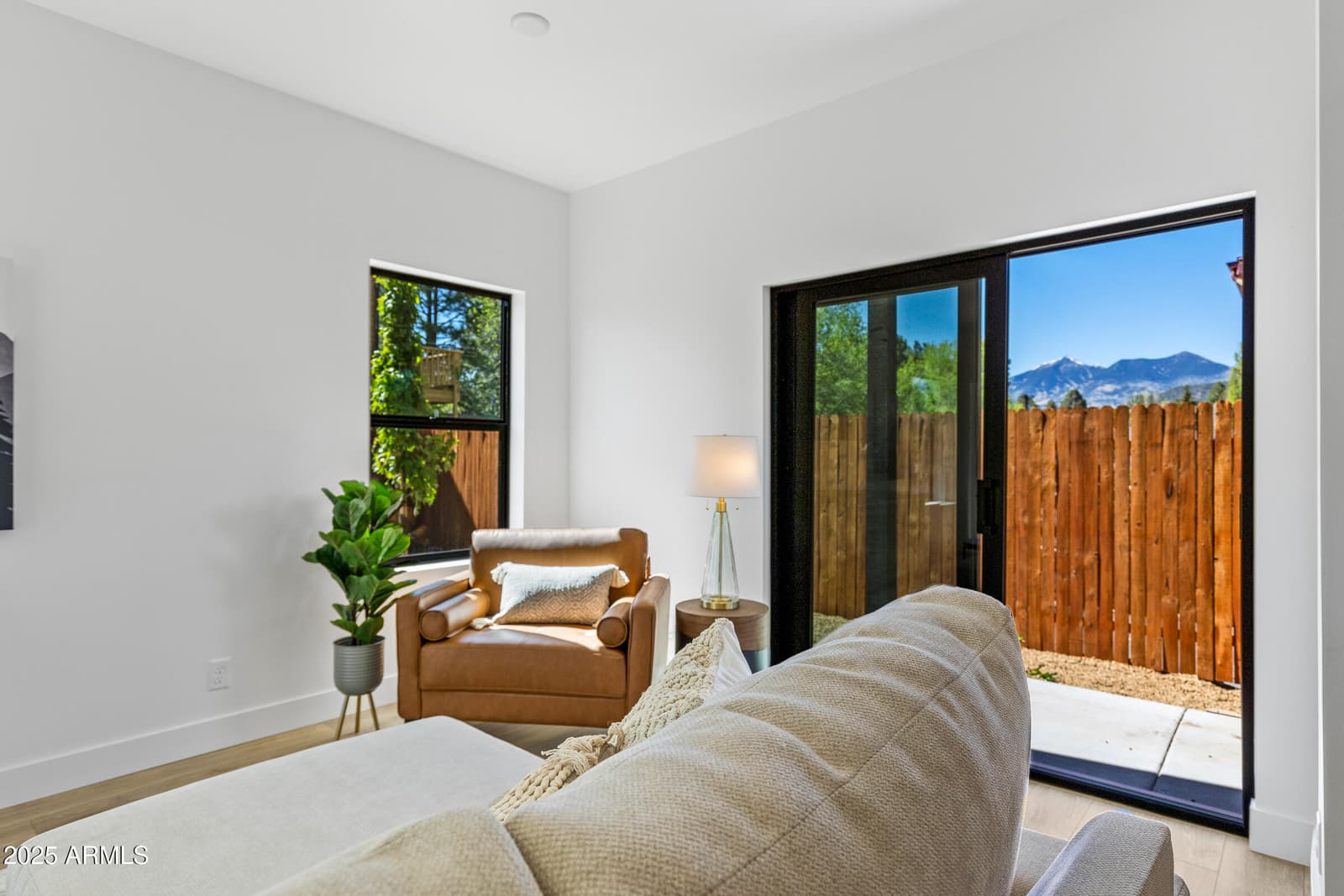 302 W OAK Avenue 2, Flagstaff, AZ 86001 — photo 4 of 44
