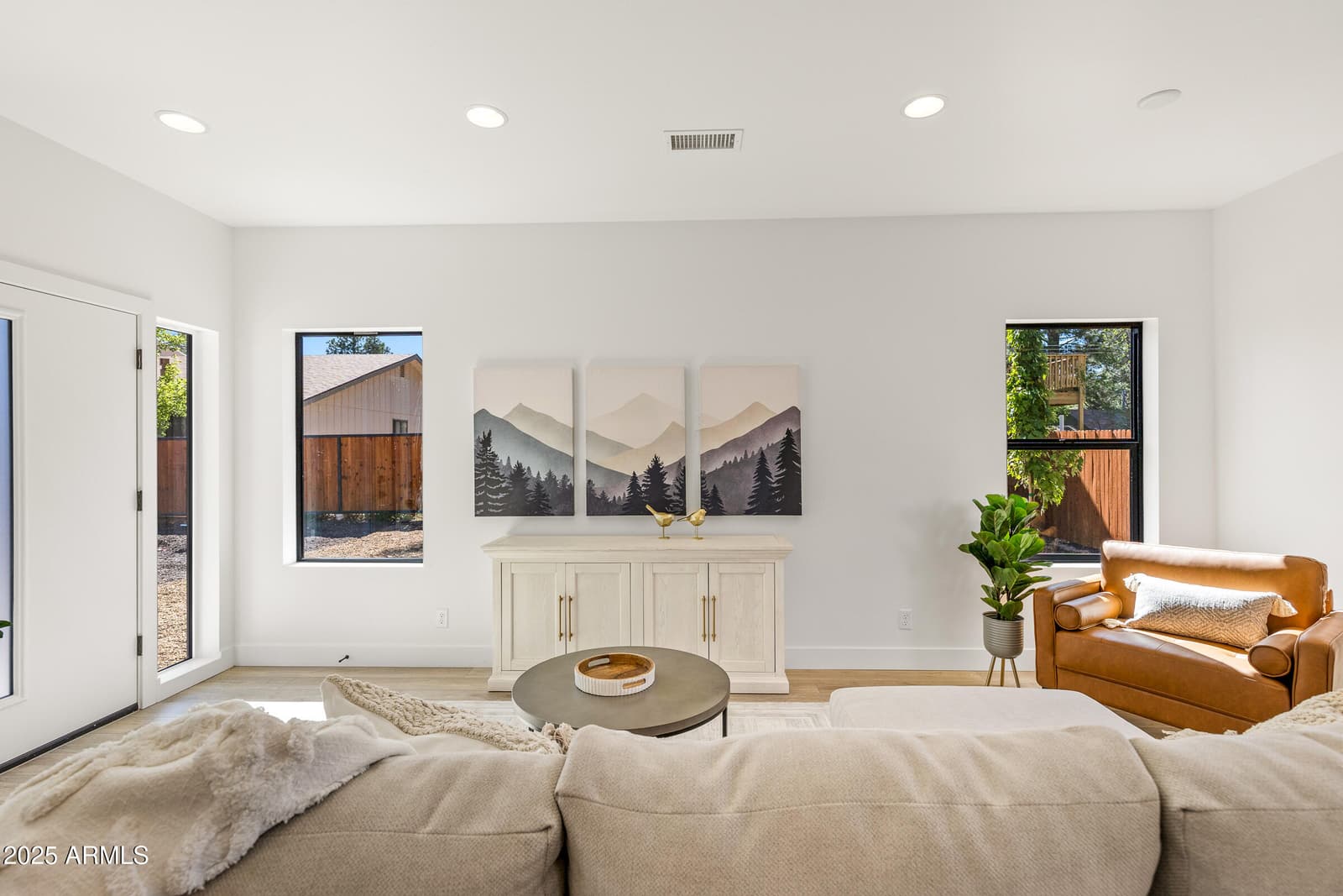 302 W OAK Avenue 2, Flagstaff, AZ 86001 — photo 5 of 44