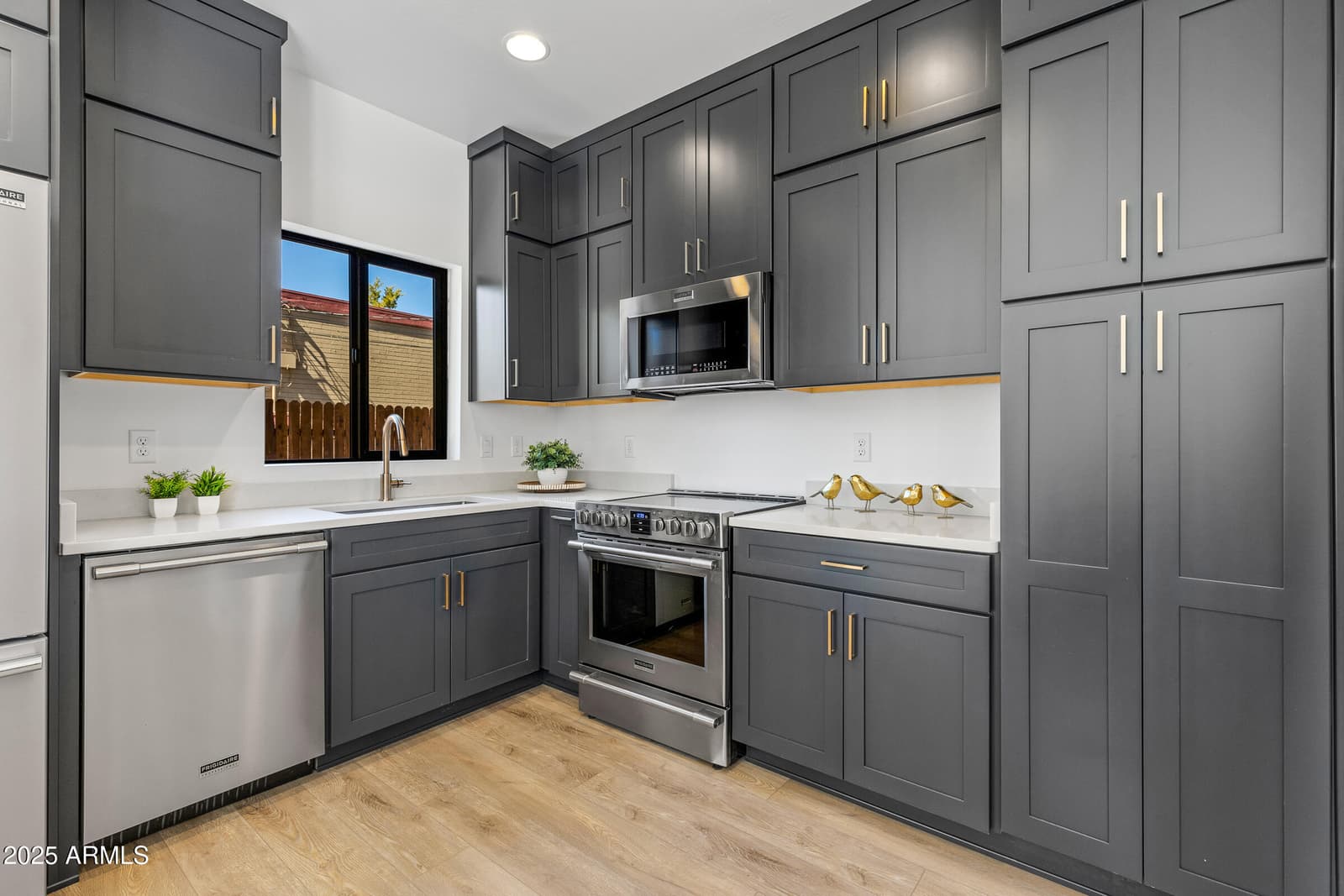 302 W OAK Avenue 2, Flagstaff, AZ 86001 — photo 8 of 44