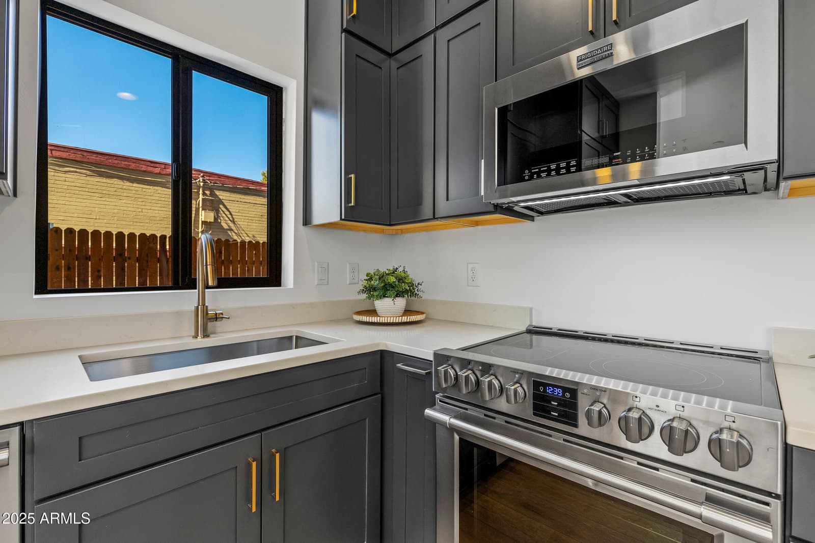 302 W OAK Avenue 2, Flagstaff, AZ 86001 — photo 10 of 44