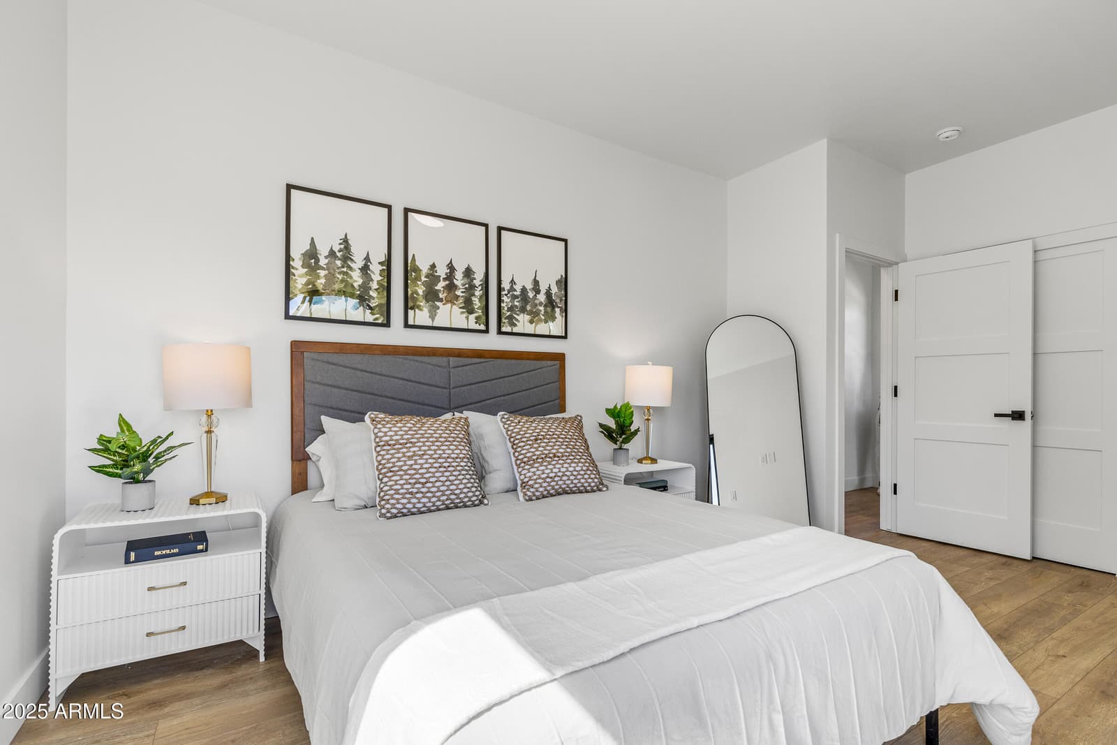 302 W OAK Avenue 2, Flagstaff, AZ 86001 — photo 13 of 44