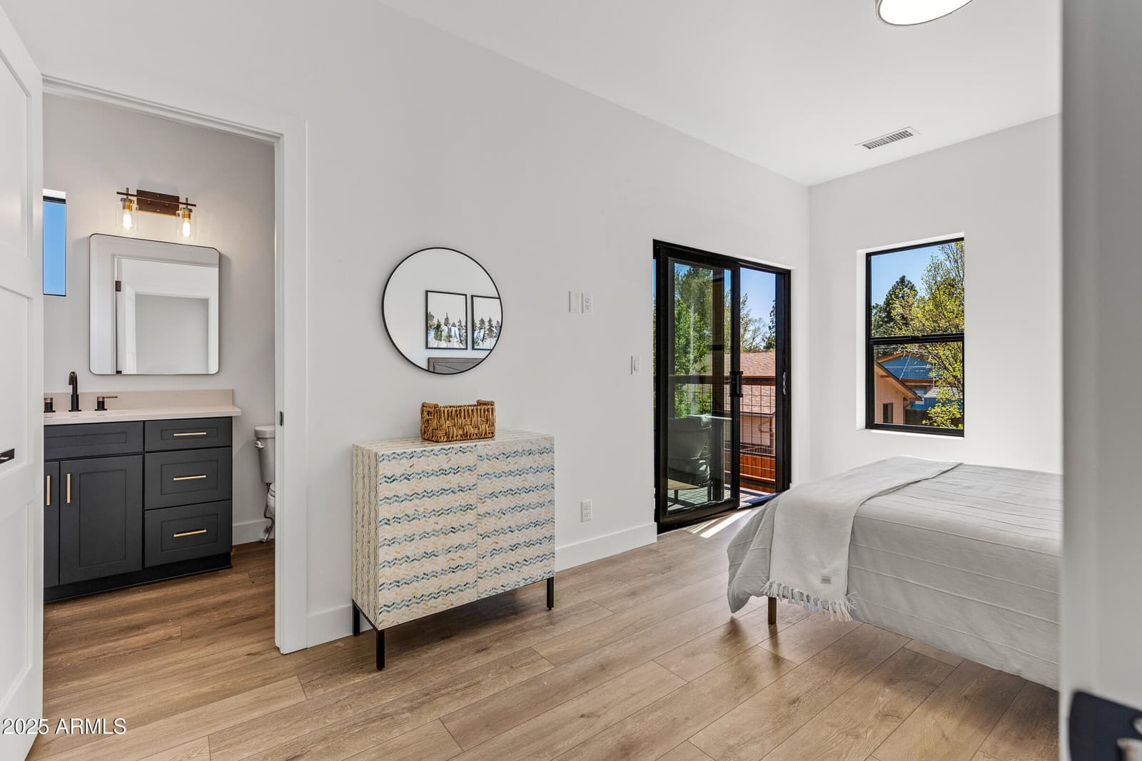 302 W OAK Avenue 2, Flagstaff, AZ 86001 — photo 14 of 44