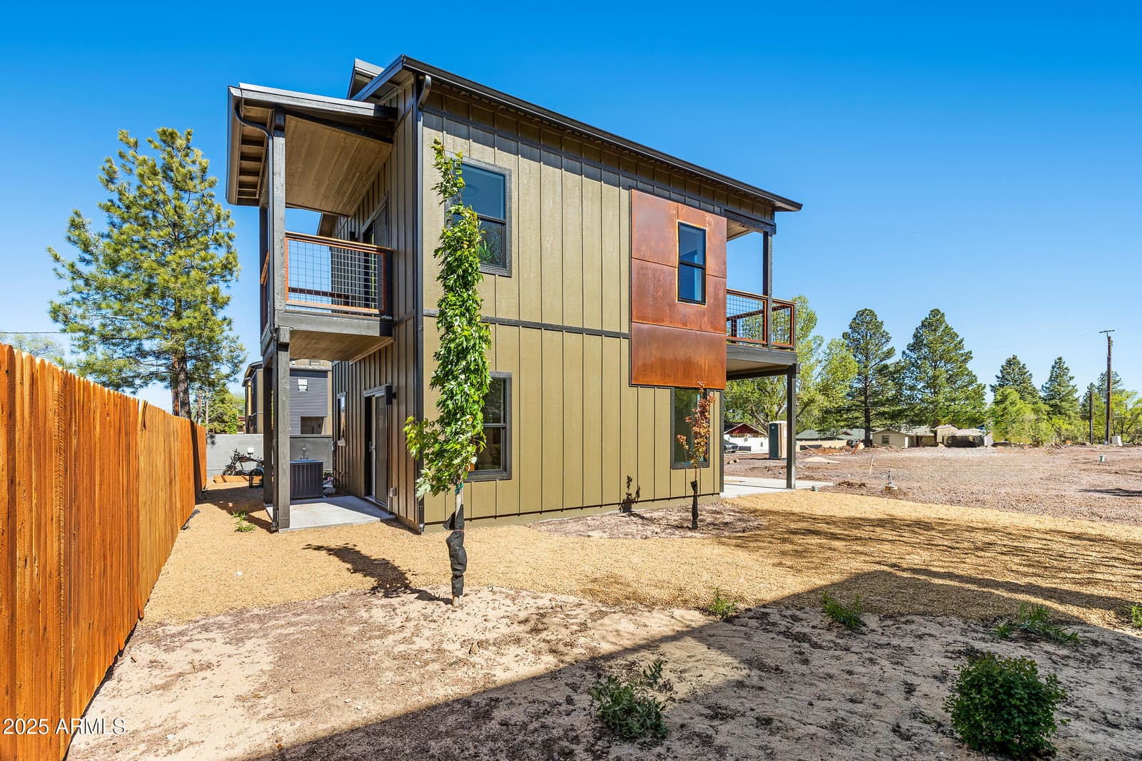 302 W OAK Avenue 2, Flagstaff, AZ 86001 — photo 35 of 44