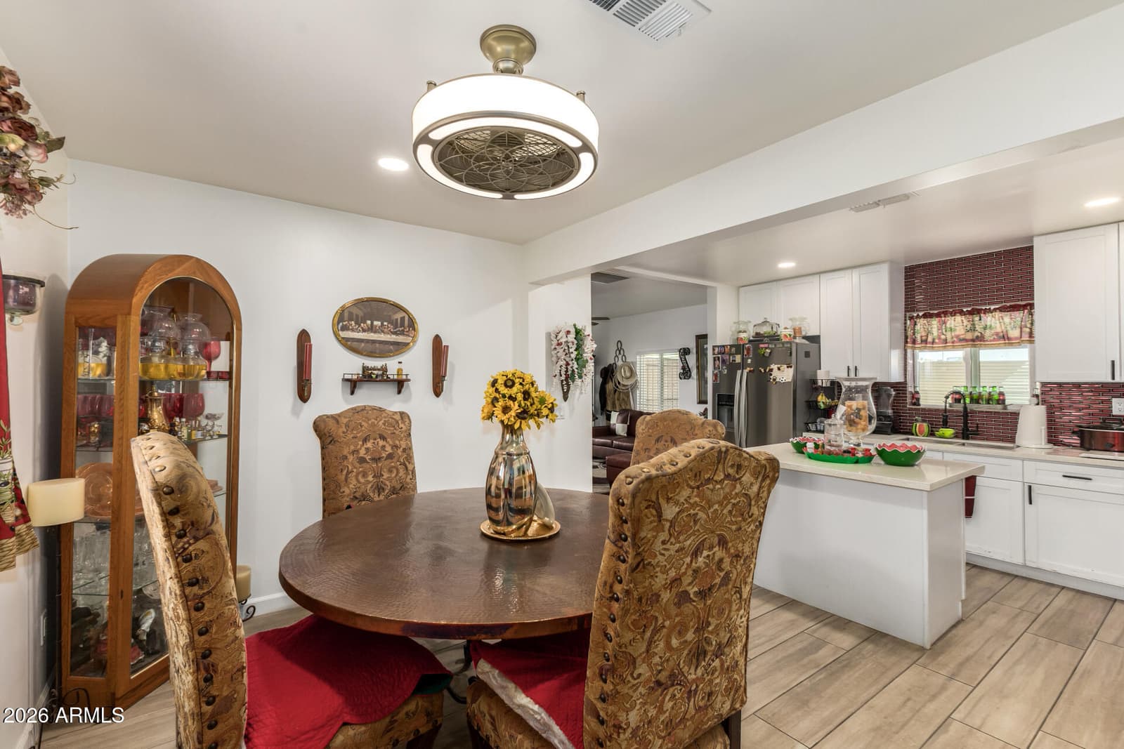 547 W MAHONEY Avenue, Mesa, AZ 85210 — photo 5 of 29