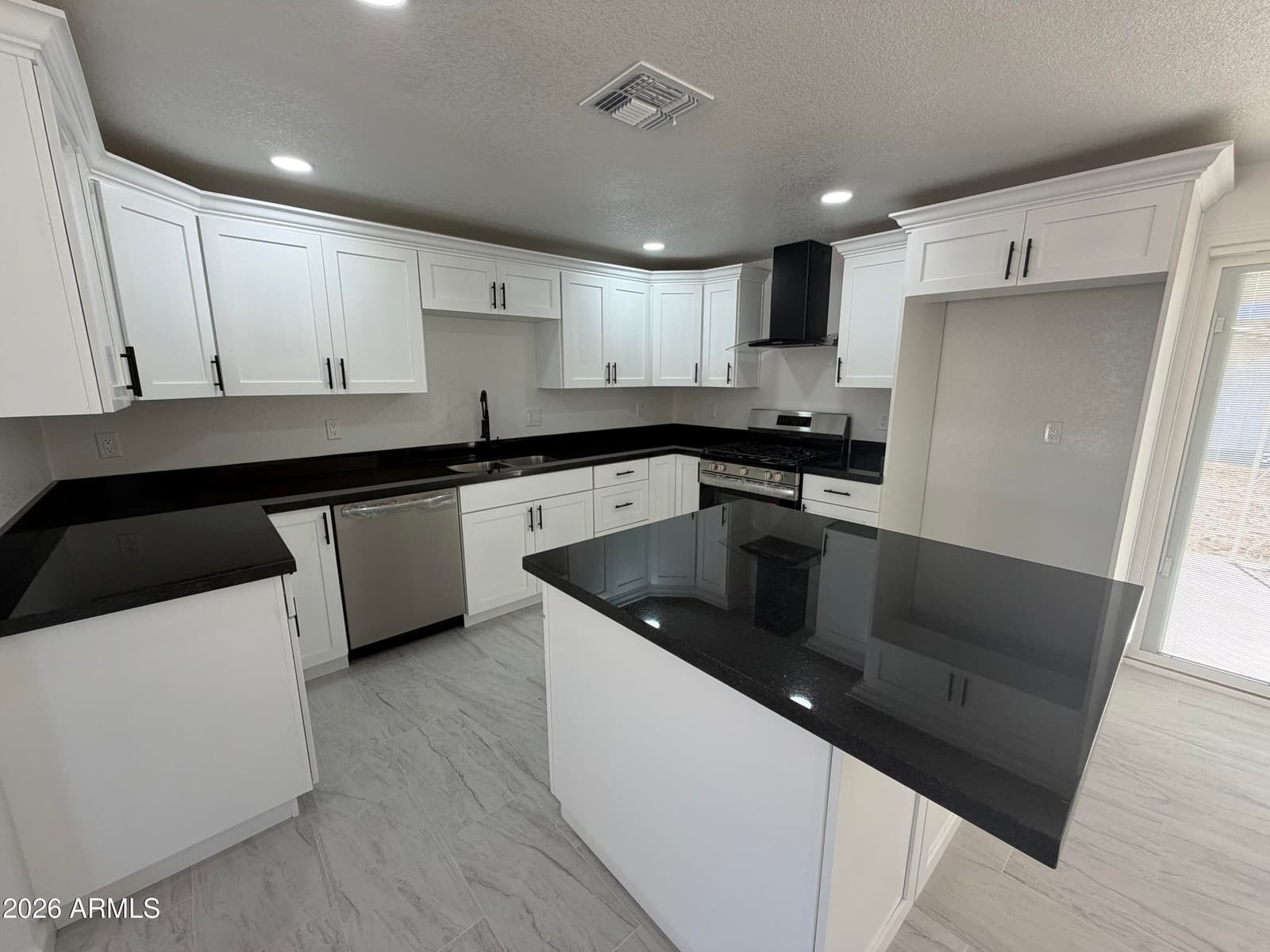 3471 E DELCOA Drive, Phoenix, AZ 85032 — photo 4 of 14