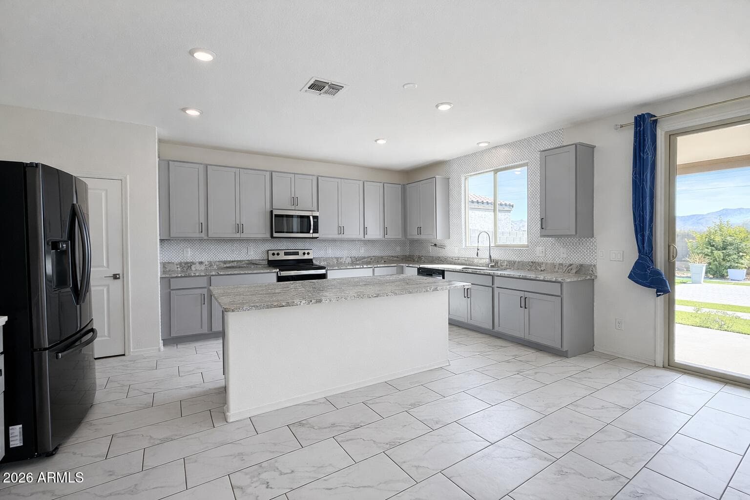 2439 W KOWALSKY Lane, Phoenix, AZ 85041 — photo 11 of 38