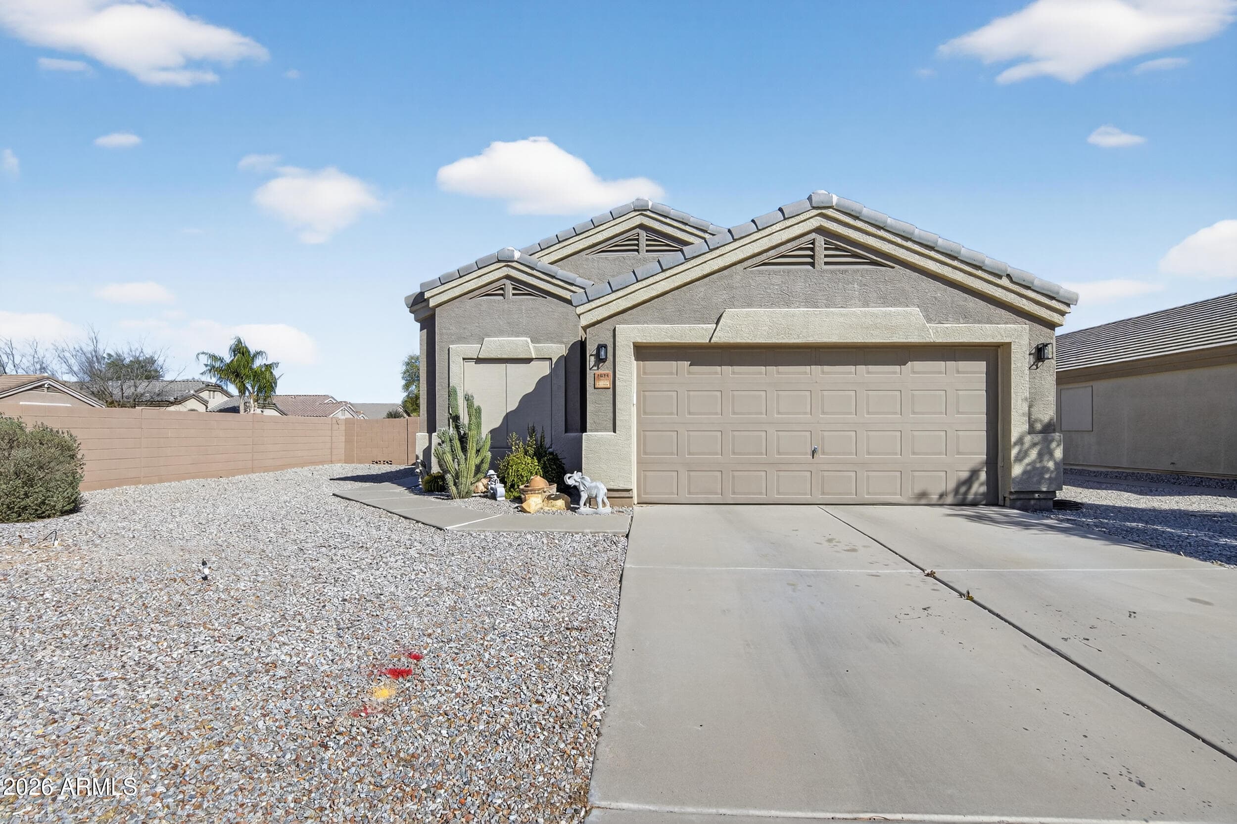 1624 E CARDINAL Drive, Casa Grande, AZ 85122 — photo 4 of 43
