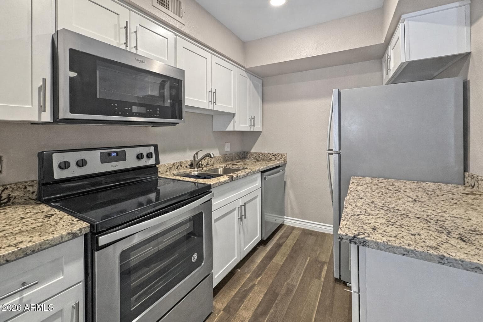 4410 N LONGVIEW Avenue 208, Phoenix, AZ 85014 — photo 1 of 11