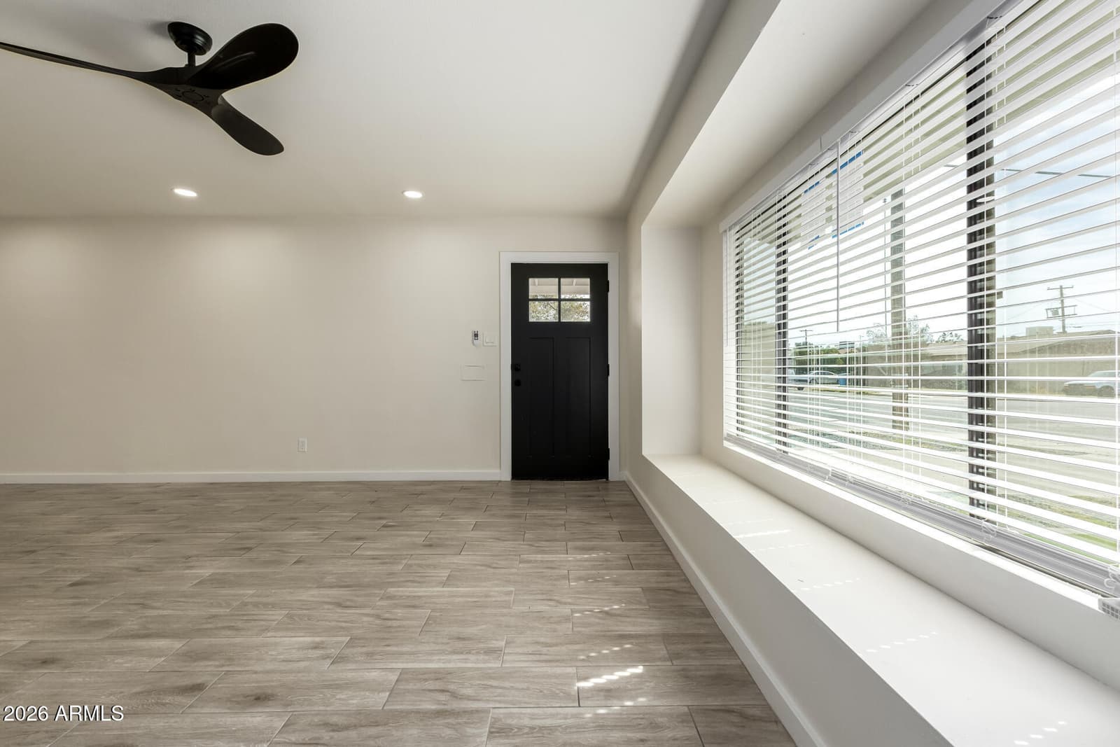 3700 W KEIM Drive, Phoenix, AZ 85019 — photo 4 of 24