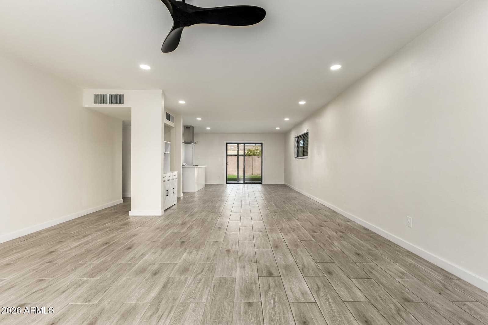 3700 W KEIM Drive, Phoenix, AZ 85019 — photo 6 of 24